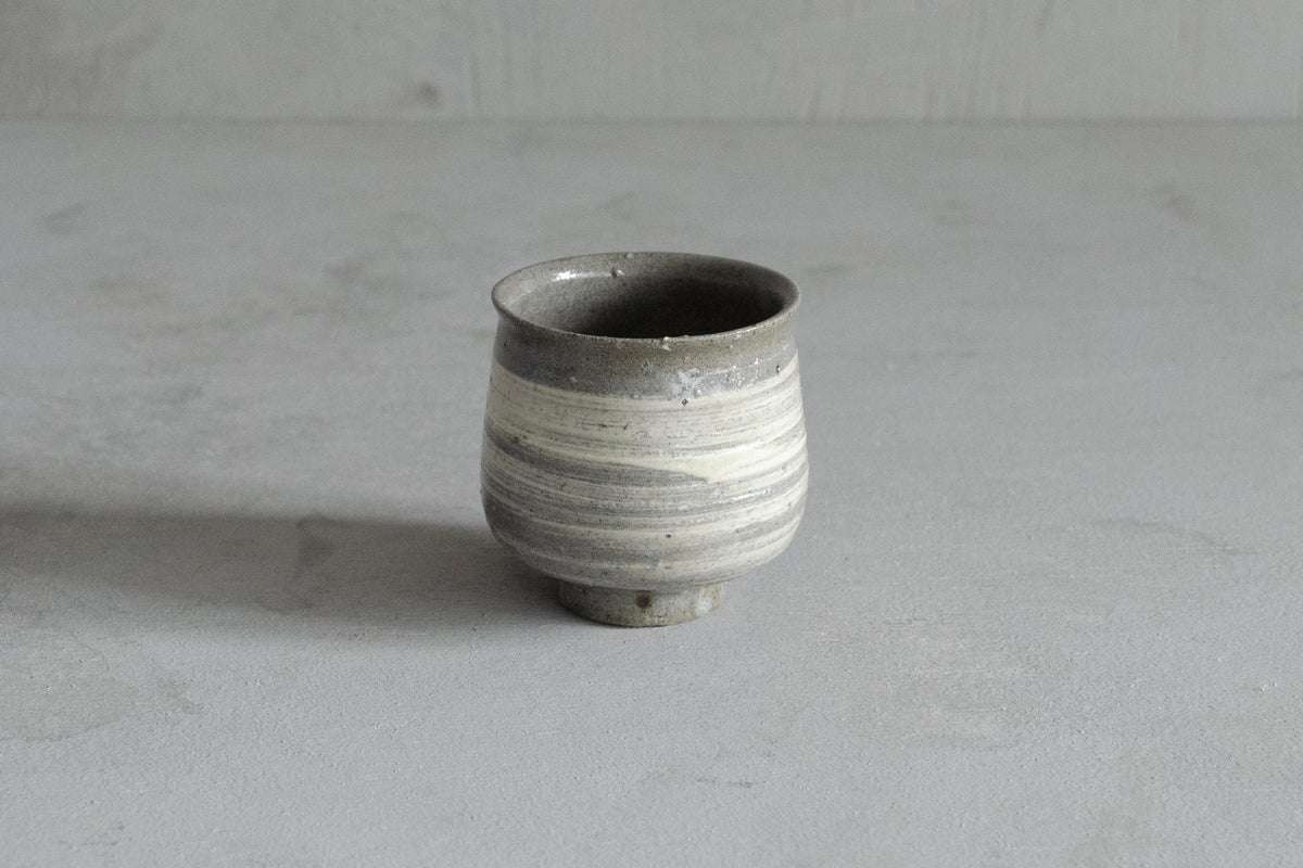 刷毛目湯飲み A by Hiromu Nagato— ILOILO LIFE STORE